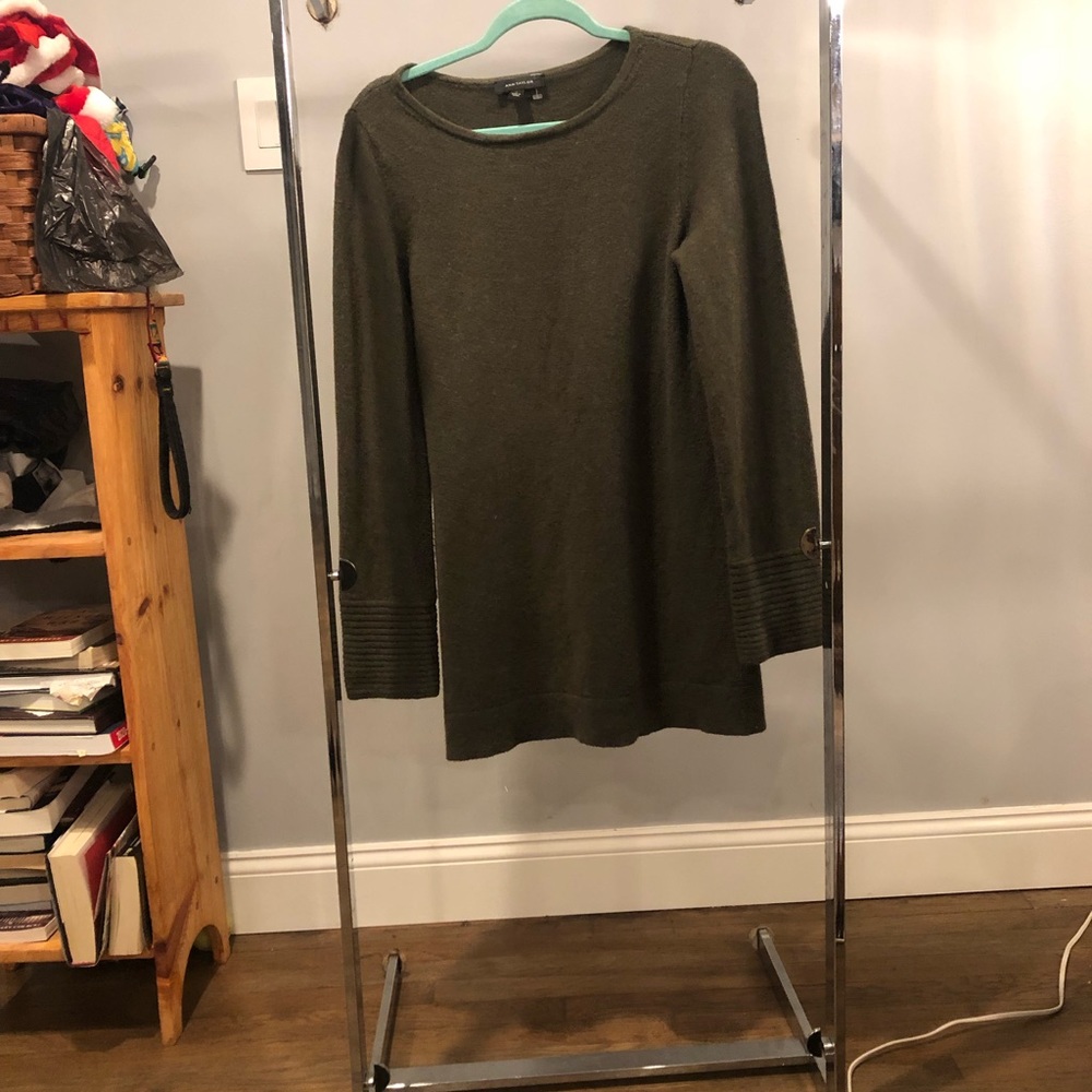 Ann Taylor long sweater size Small. Olive green.